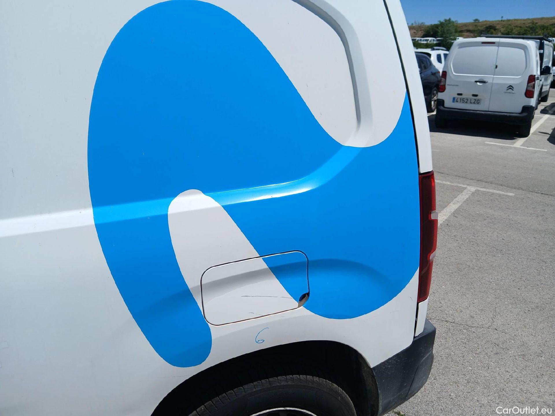  Citroen  Berlingo CITROEN  / 2018 / 4P / furgón derivado de turismo Talla M BlueHDi 100 CLUB #24