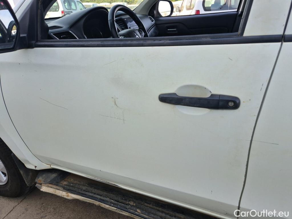  Mitsubishi  L200 MITSUBISHI  / 2019 / 4P / pickup C/C 220 DI-D M-Pro #60