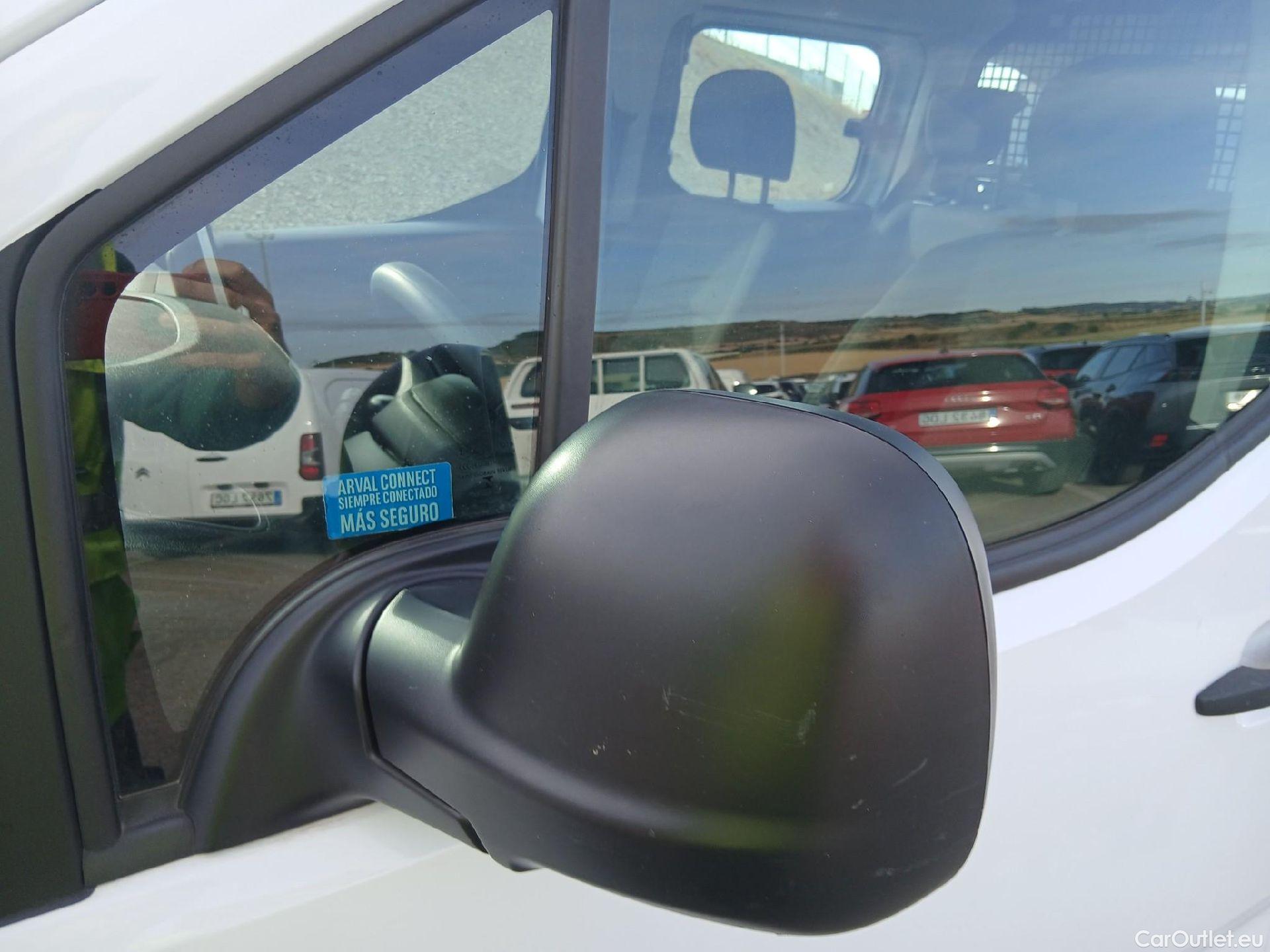  Citroen  Berlingo CITROEN  / 2018 / 4P / combi Talla M BlueHDi 100 S&S LIVE PACK BUSINE (AC) #8