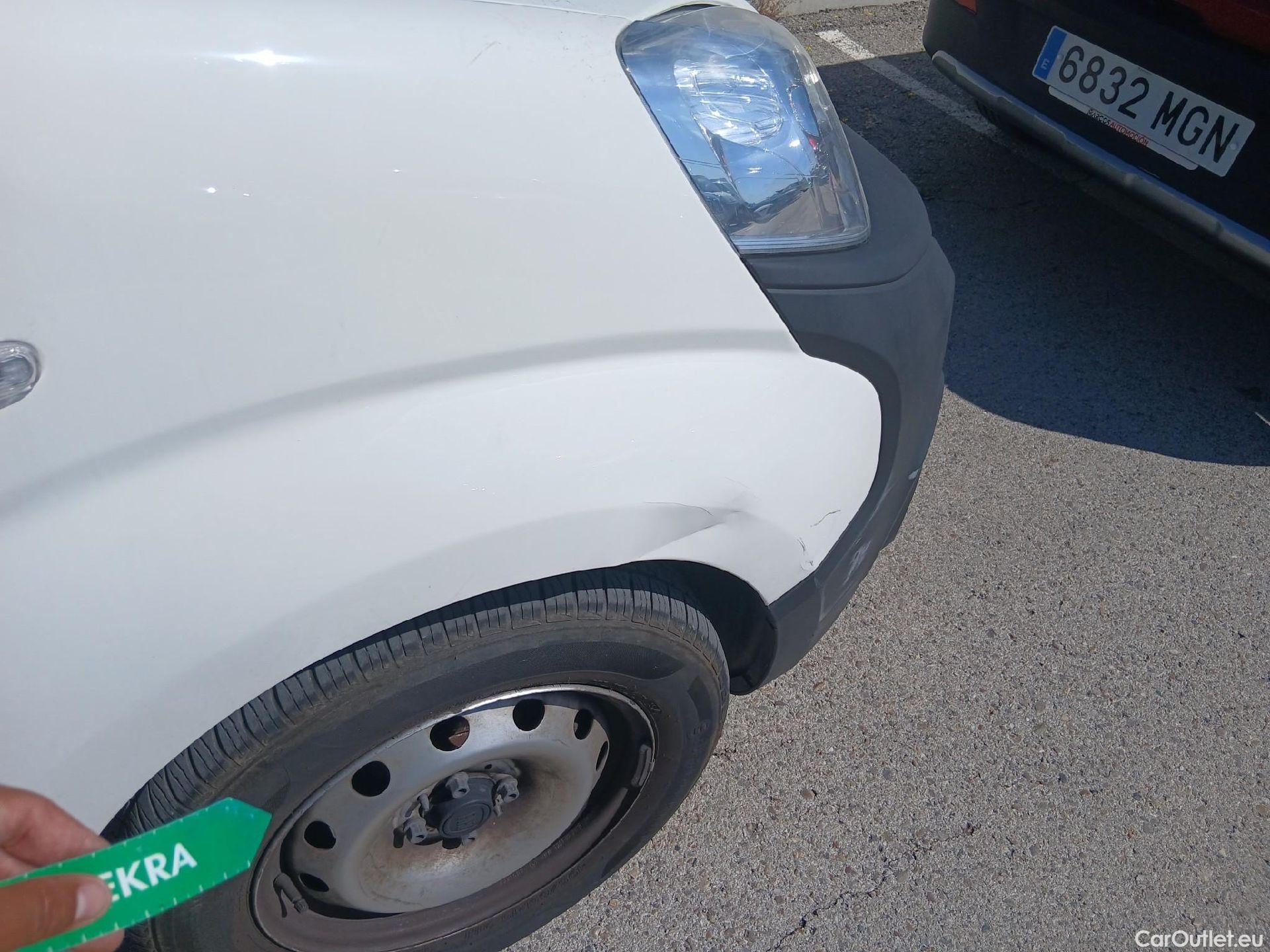 Fiat  Fiorino FIAT  / 2016 / 3P / furgón derivado de turismo Cargo Base N1 1.3 MJet 59 kW (80 CV) #46