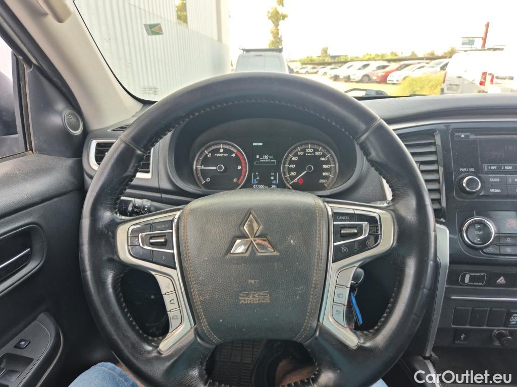  Mitsubishi  L200 MITSUBISHI  / 2019 / 4P / pickup C/C 220 DI-D M-Pro #64
