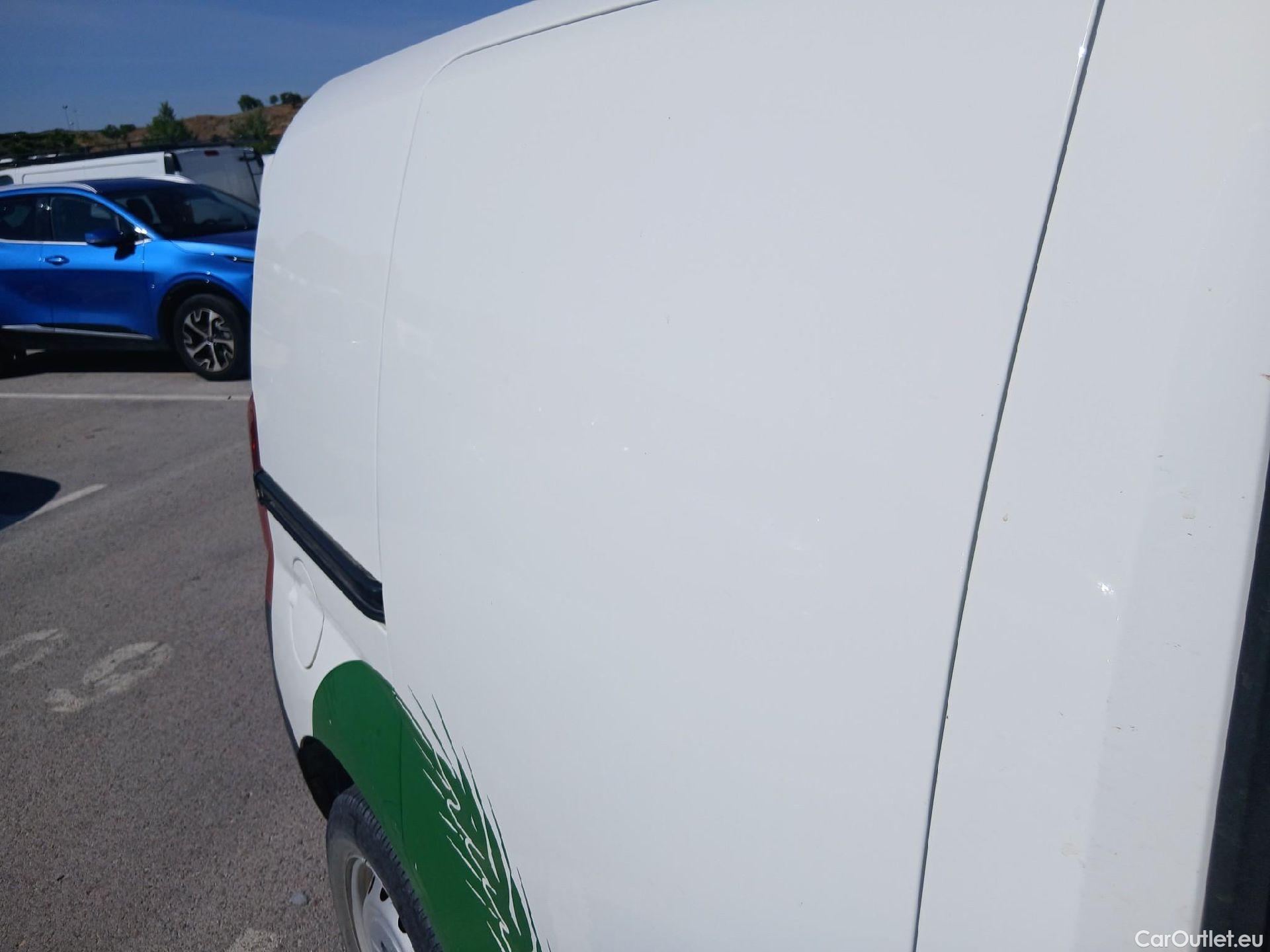  Fiat  Fiorino FIAT  / 2016 / 4P / furgón derivado de turismo Cargo SX N1 1.3 MJet 70 kW (95 CV) #22