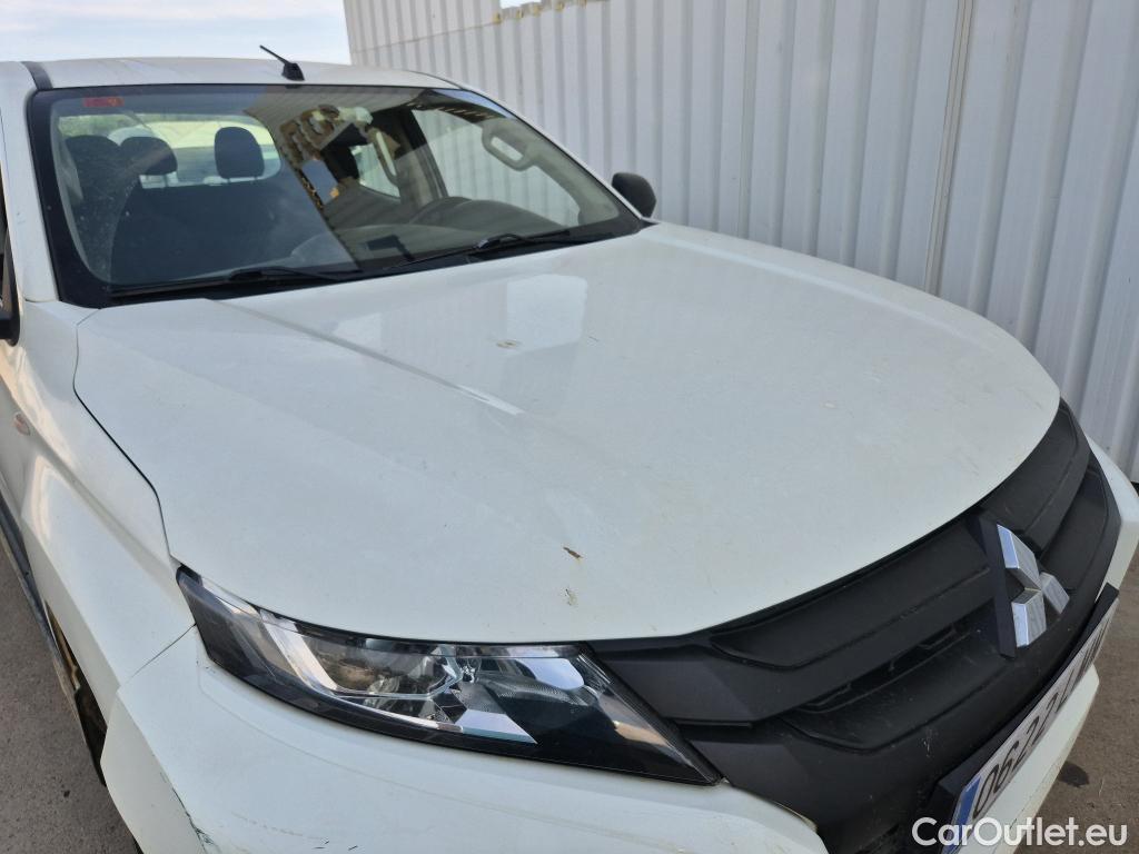  Mitsubishi  L200 MITSUBISHI  / 2019 / 4P / pickup C/C 220 DI-D M-Pro #35