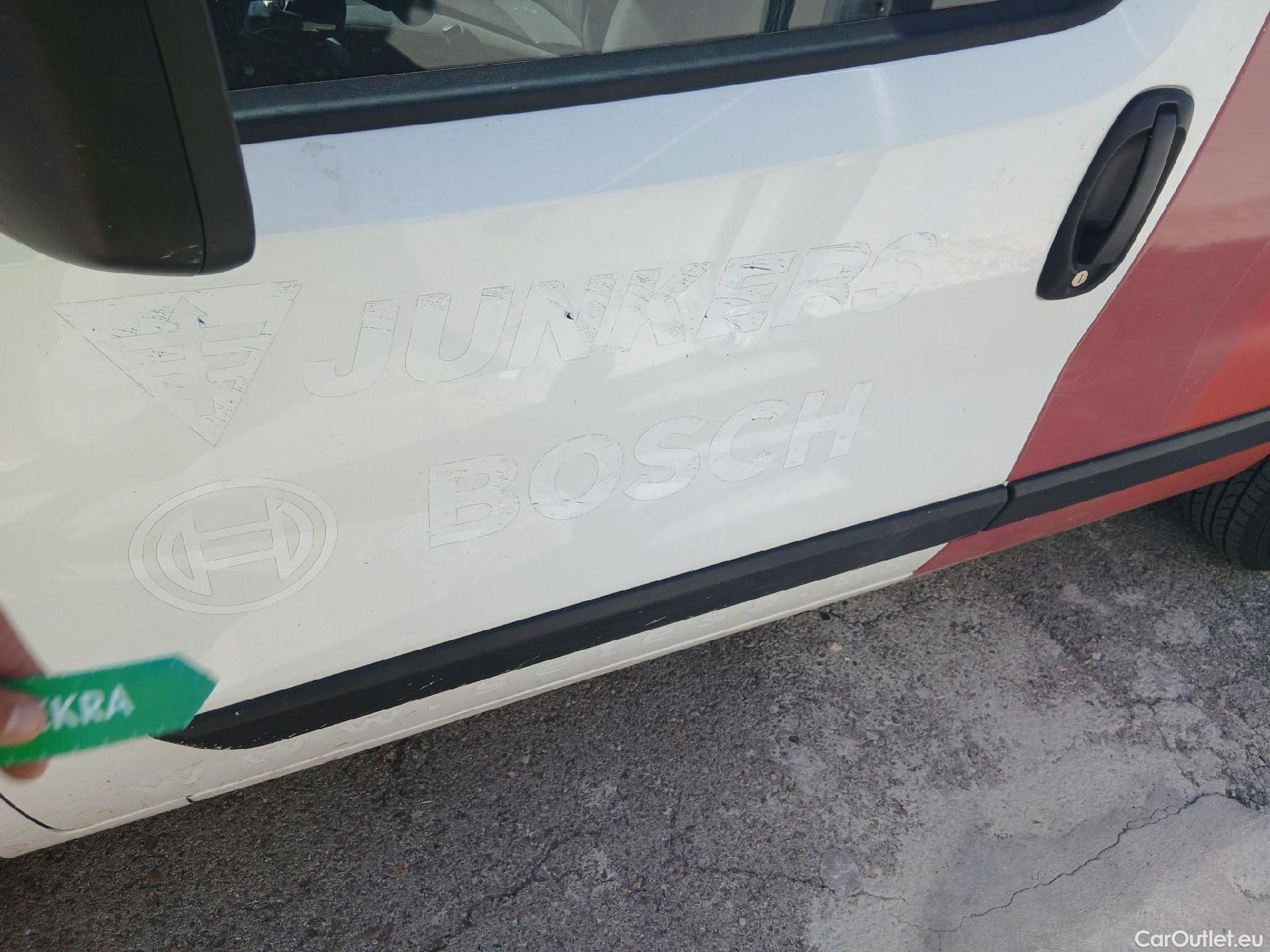  Fiat  Fiorino FIAT  / 2016 / 3P / furgón derivado de turismo Cargo Base N1 1.3 MJet 59 kW (80 CV) #24