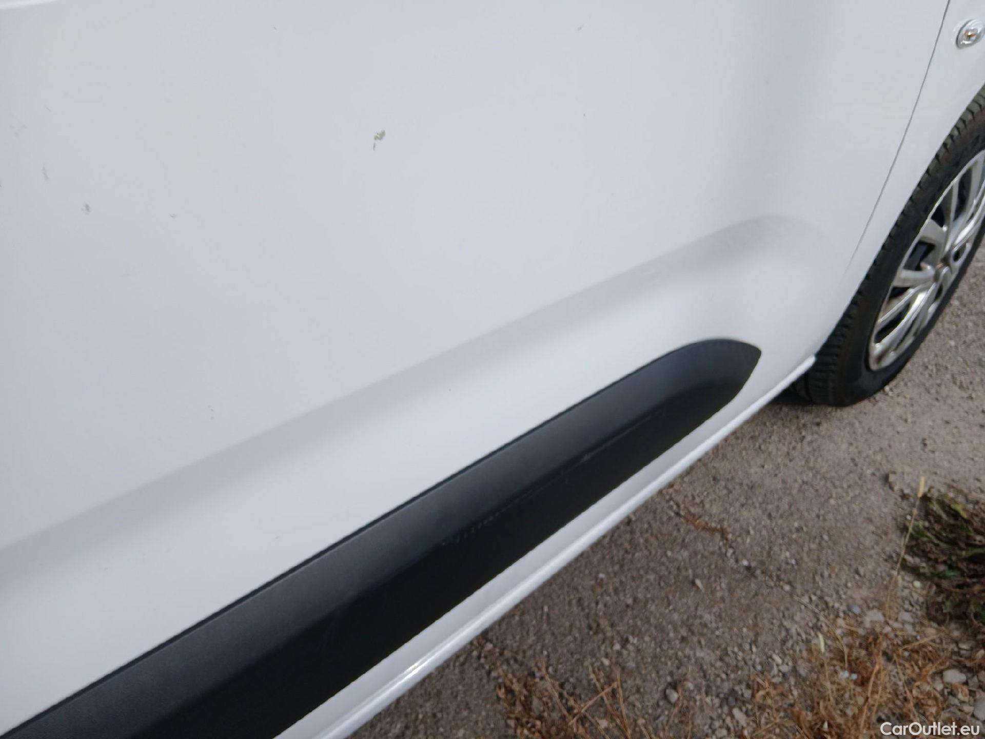  Citroen  Berlingo CITROEN  / 2018 / 4P / combi Talla M BlueHDi 100 S&S LIVE PACK BUSINE (AC) #29