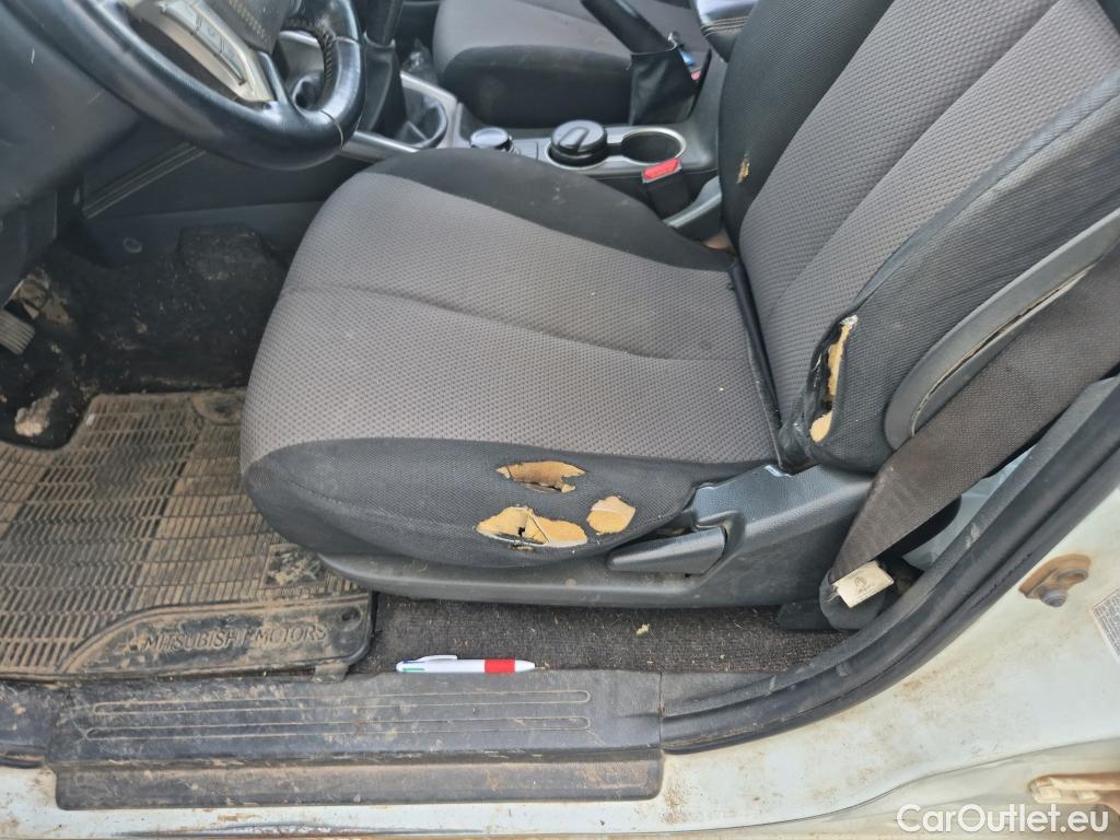  Mitsubishi  L200 MITSUBISHI  / 2019 / 4P / pickup C/C 220 DI-D M-Pro #48