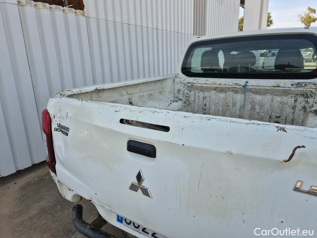  Mitsubishi  L200 MITSUBISHI  / 2019 / 4P / pickup C/C 220 DI-D M-Pro #40