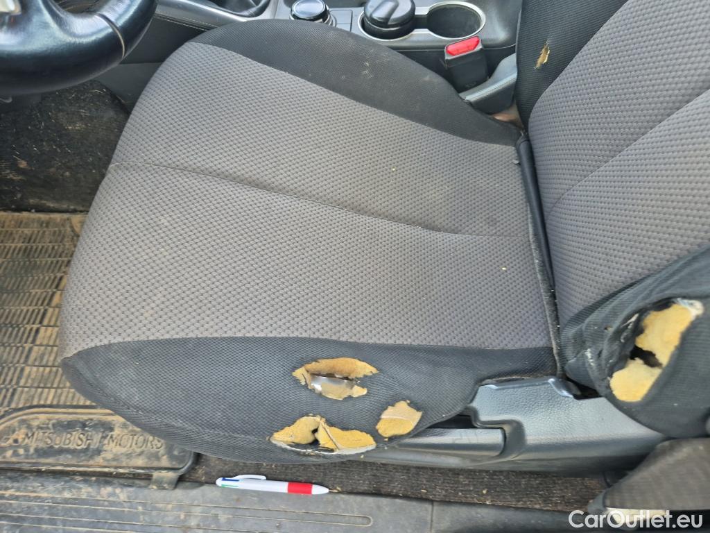  Mitsubishi  L200 MITSUBISHI  / 2019 / 4P / pickup C/C 220 DI-D M-Pro #18
