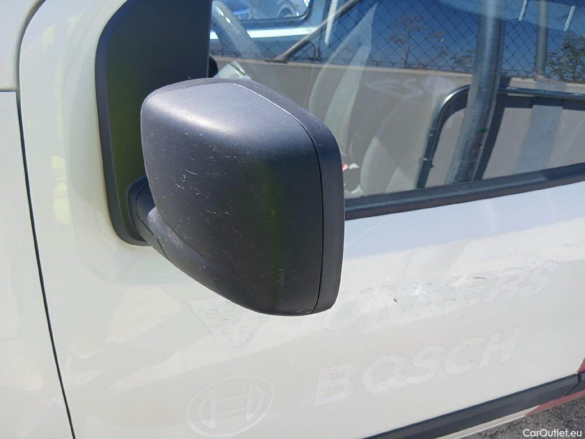  Fiat  Fiorino FIAT  / 2016 / 3P / furgón derivado de turismo Cargo Base N1 1.3 MJet 59 kW (80 CV) #22
