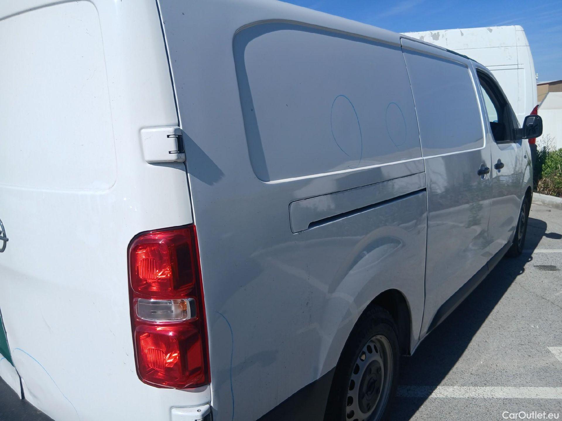  Opel  Vivaro OPEL -e / 2019 / 4P / furgón BEV 330 Select L Std #61