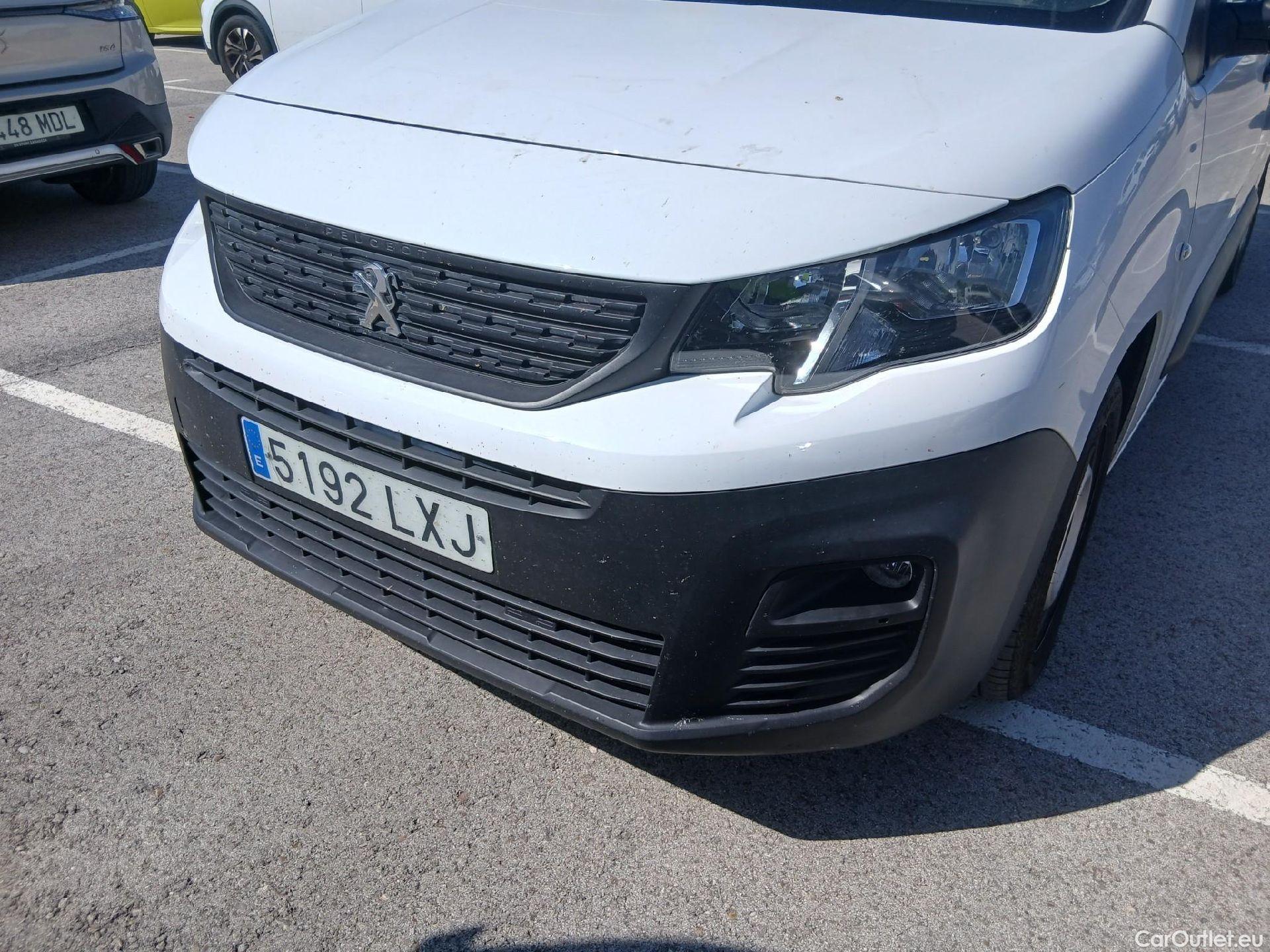  Peugeot  Partner PEUGEOT  / 2018 / 4P / furgón derivado de turismo Premium Long 1000kg BlueHDi 73kW #8