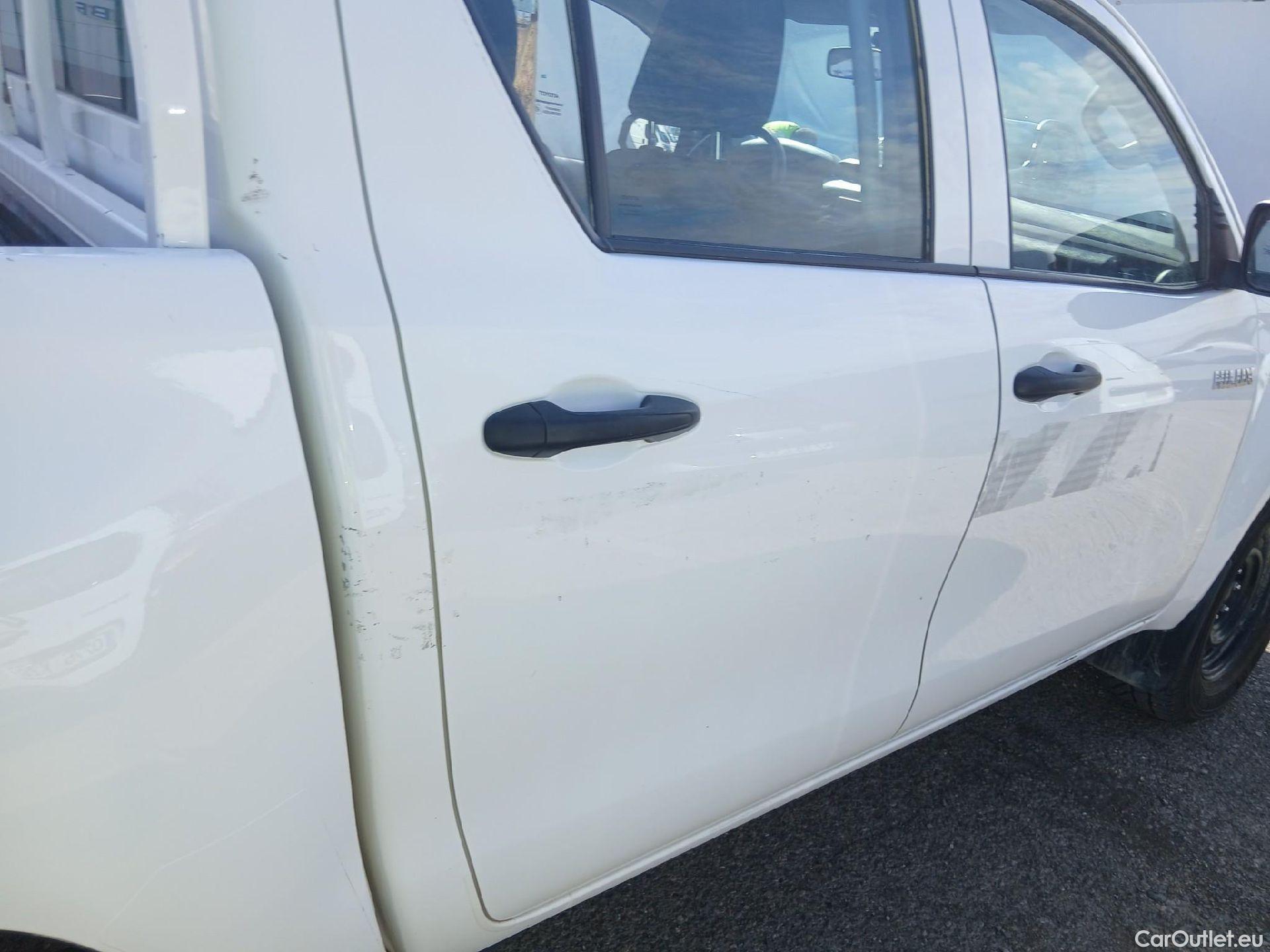  Toyota  Hilux TOYOTA  / 2016 / 4P / pickup 2.4 D-4D Cabina Doble GX #29