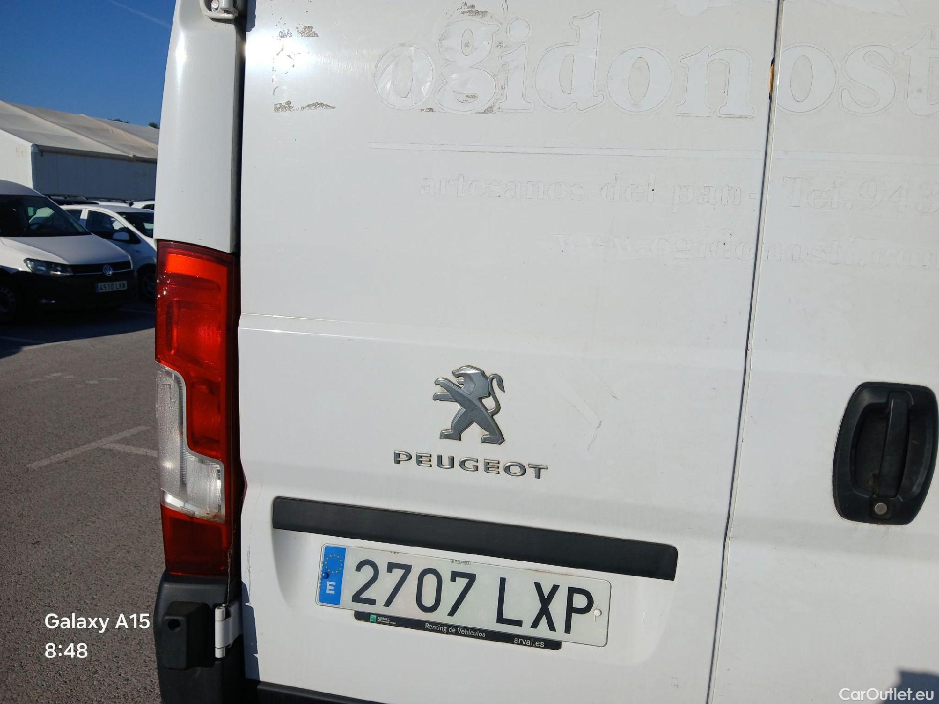  Peugeot  Boxer PEUGEOT  / 2014 / 4P / furgón 330 L1 H1 BHDI 88kW (120CV) S&S 6 Vel. M #58