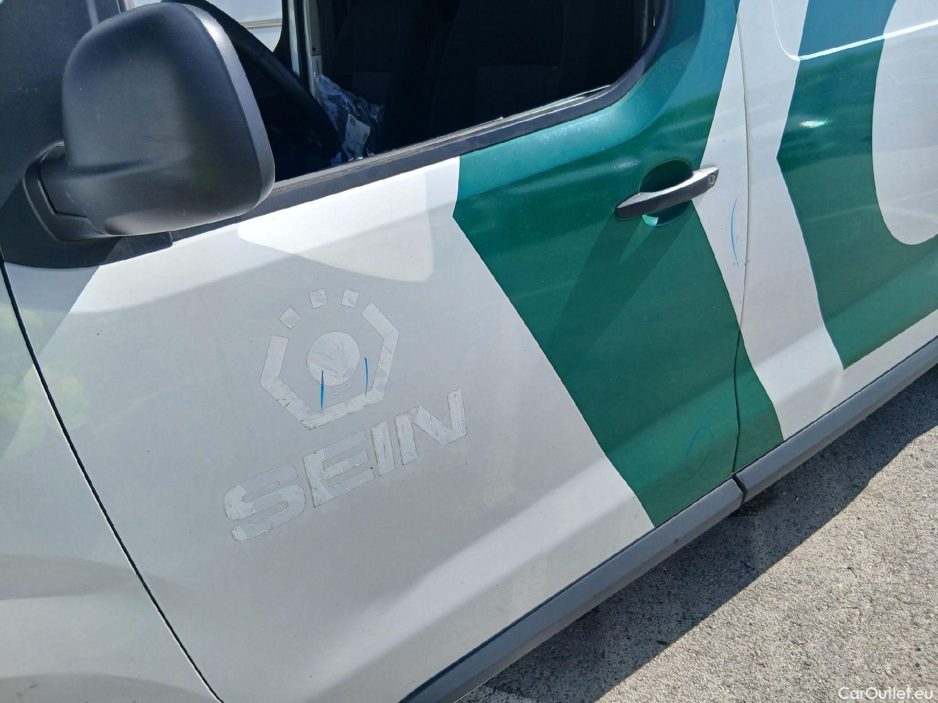  Opel  Vivaro OPEL -e / 2019 / 4P / furgón BEV 330 Select L Std #46