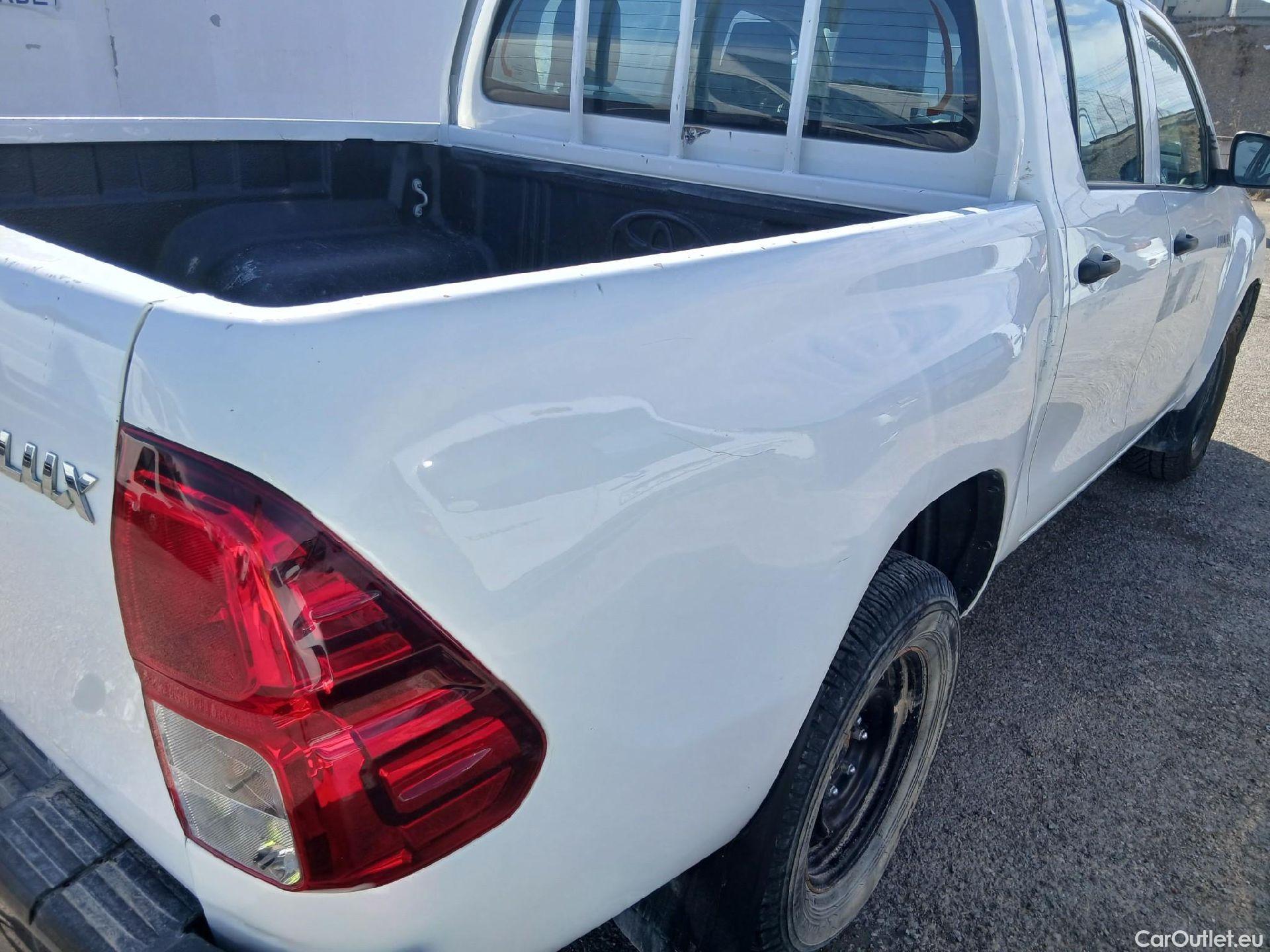  Toyota  Hilux TOYOTA  / 2016 / 4P / pickup 2.4 D-4D Cabina Doble GX #27