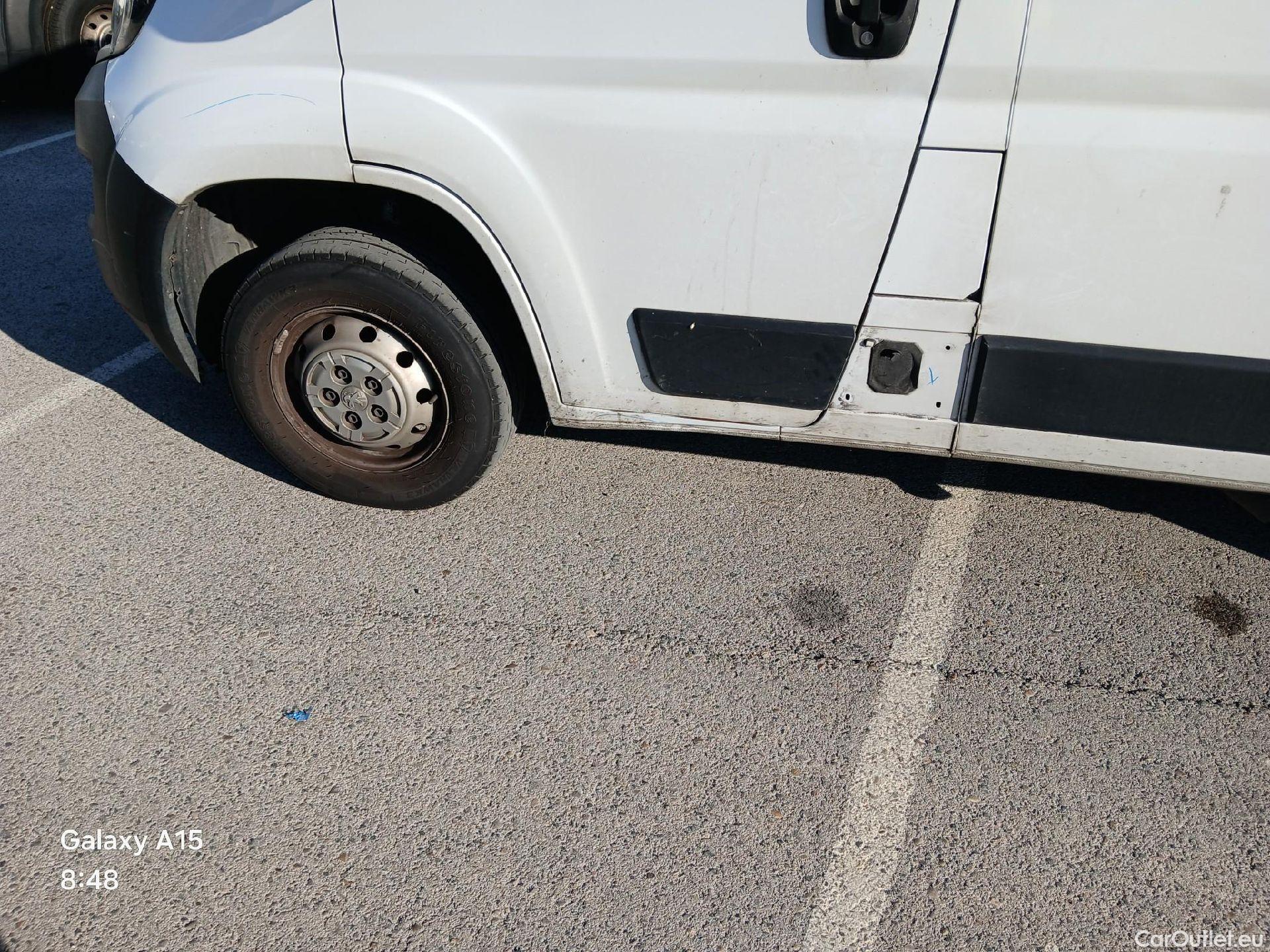  Peugeot  Boxer PEUGEOT  / 2014 / 4P / furgón 330 L1 H1 BHDI 88kW (120CV) S&S 6 Vel. M #56