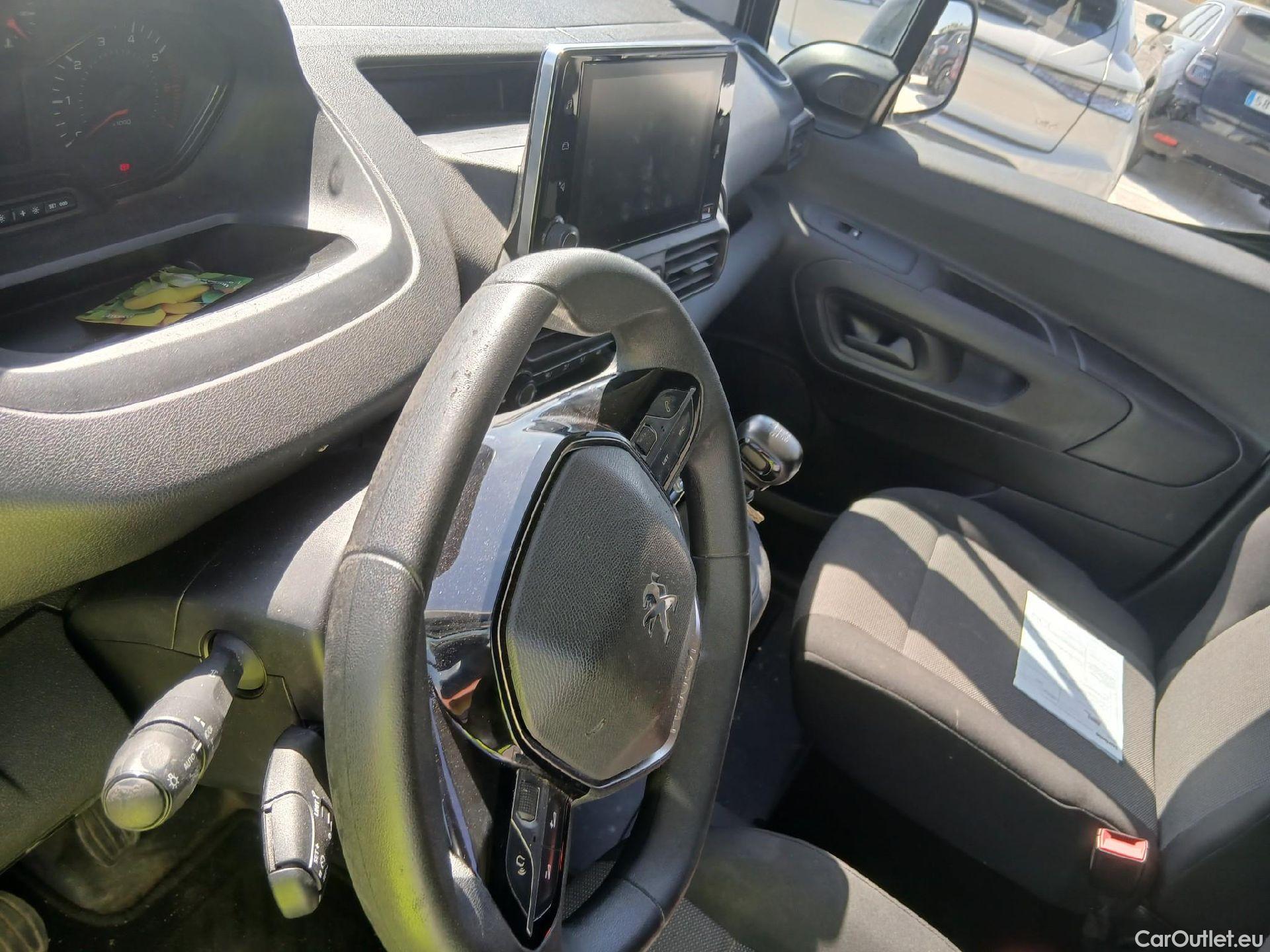  Peugeot  Partner PEUGEOT  / 2018 / 4P / furgón derivado de turismo Premium Long 1000kg BlueHDi 73kW #6