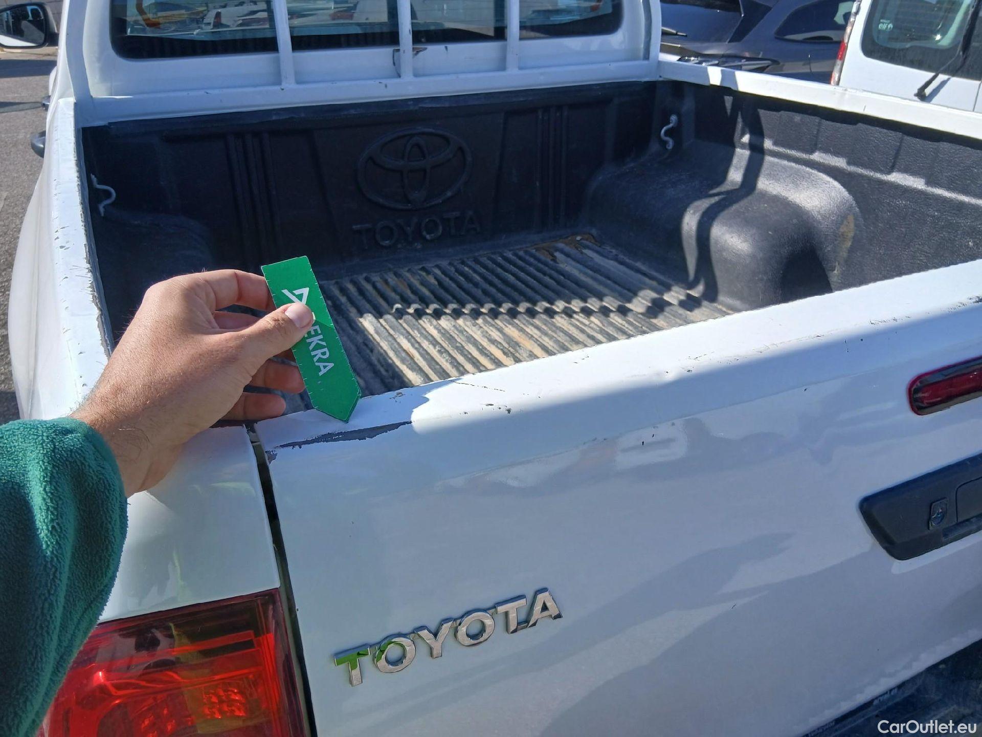  Toyota  Hilux TOYOTA  / 2016 / 4P / pickup 2.4 D-4D Cabina Doble GX #25