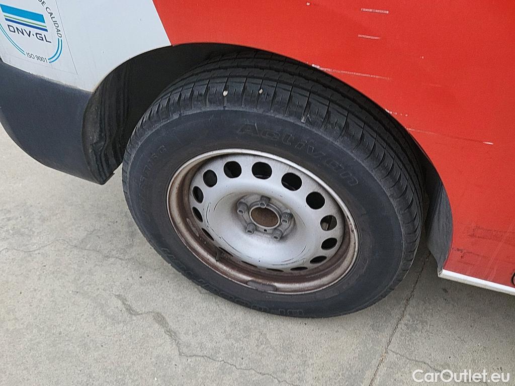  Toyota  Proace TOYOTA  / 2016 / 4P / furgón FU. MEDIO (L1) 2.0D 90kW COMFORT CARGA + #23