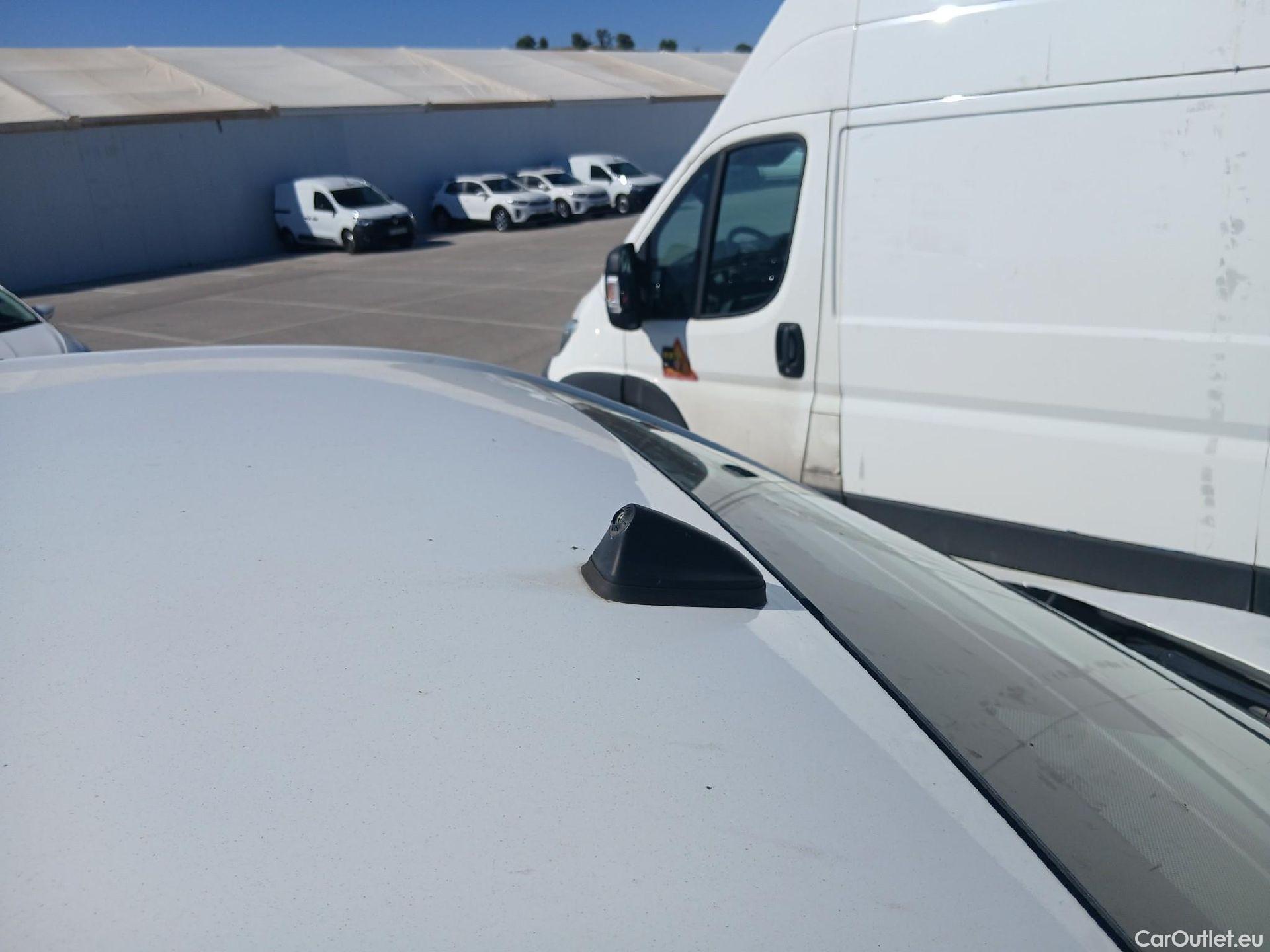  Opel  Vivaro OPEL -e / 2019 / 4P / furgón BEV 330 Select L Std #69