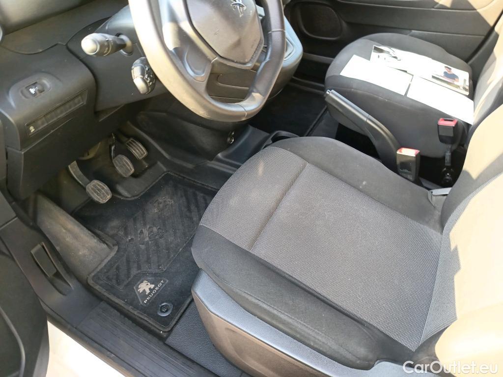  Peugeot  Partner PEUGEOT  / 2018 / 3P / furgón derivado de turismo Pro Standard 600kg BlueHDi 73kW (AC) #9