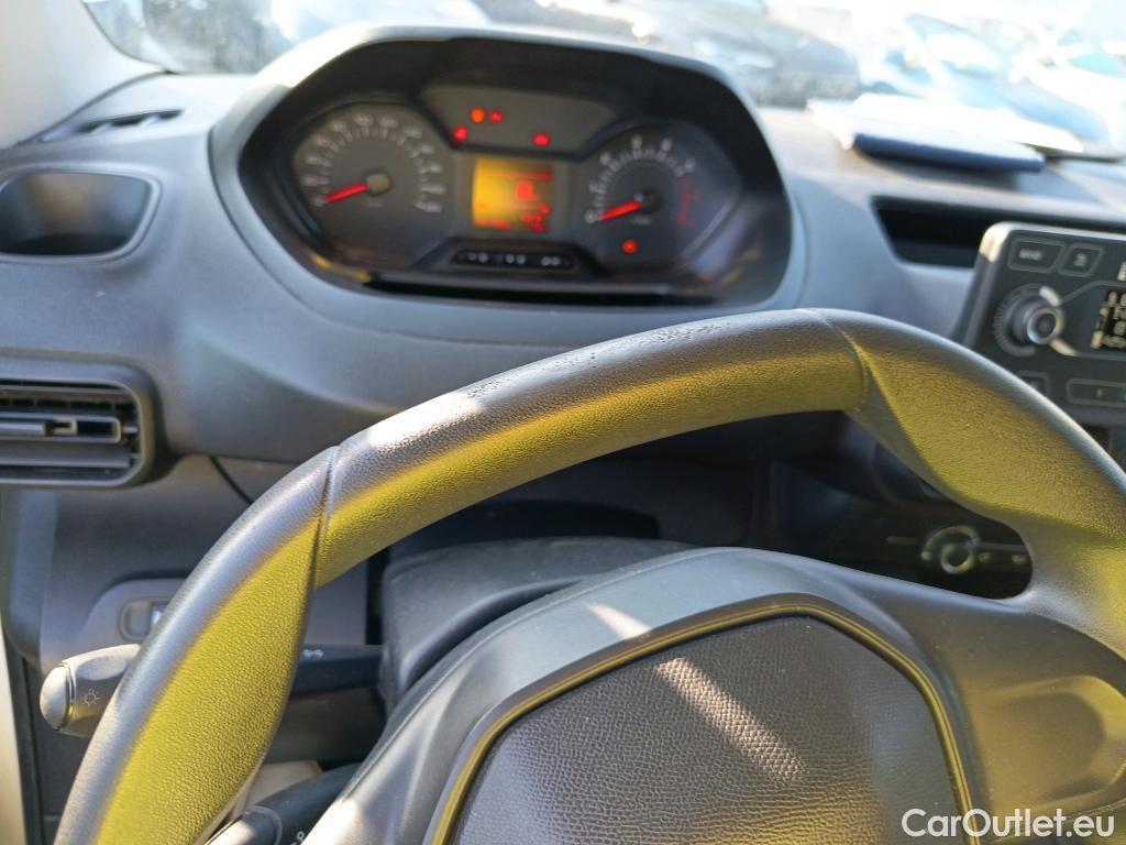  Peugeot  Partner PEUGEOT  / 2018 / 3P / furgón derivado de turismo Pro Standard 600kg BlueHDi 73kW (AC) #15