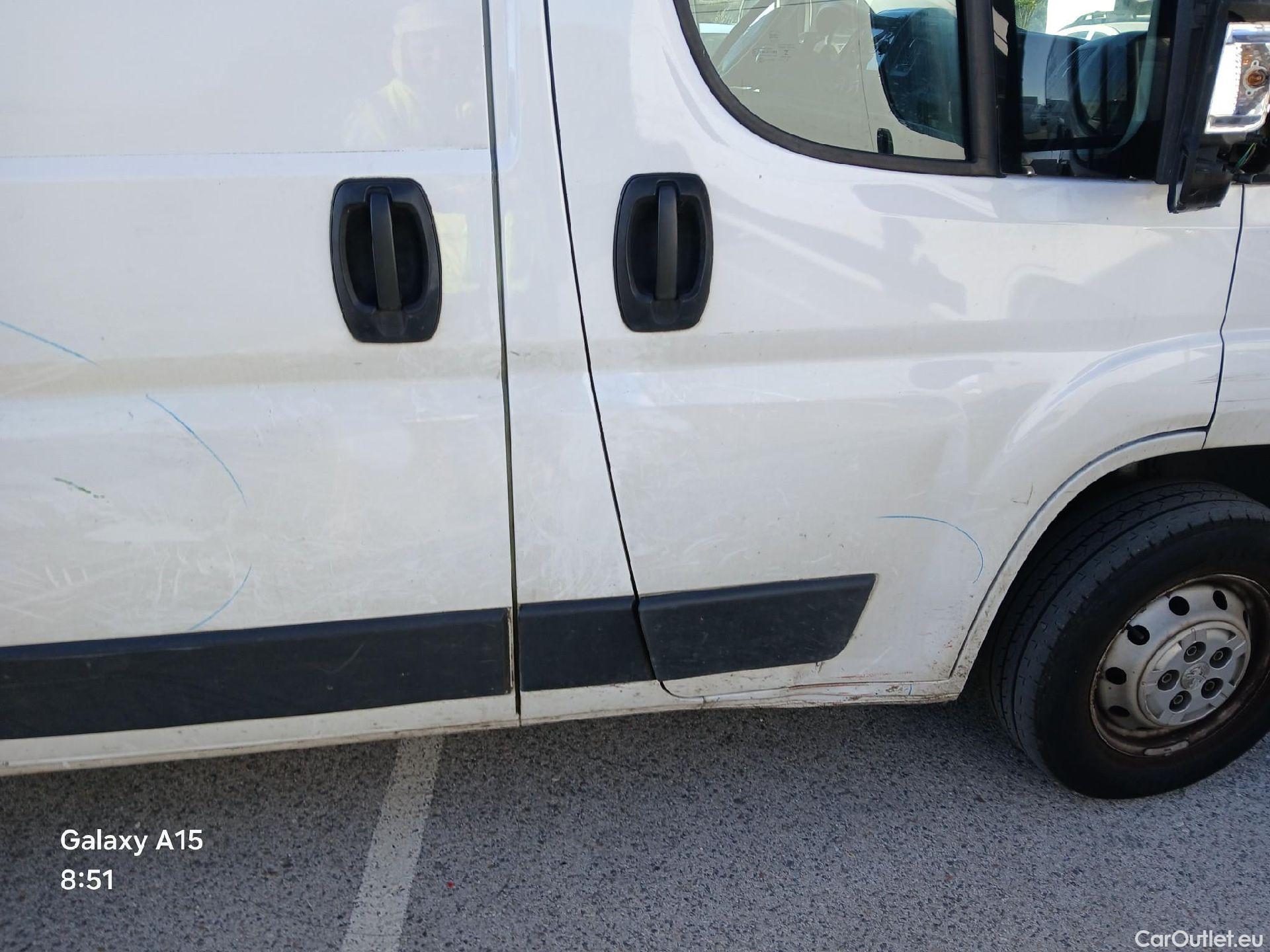  Peugeot  Boxer PEUGEOT  / 2014 / 4P / furgón 330 L1 H1 BHDI 88kW (120CV) S&S 6 Vel. M #77