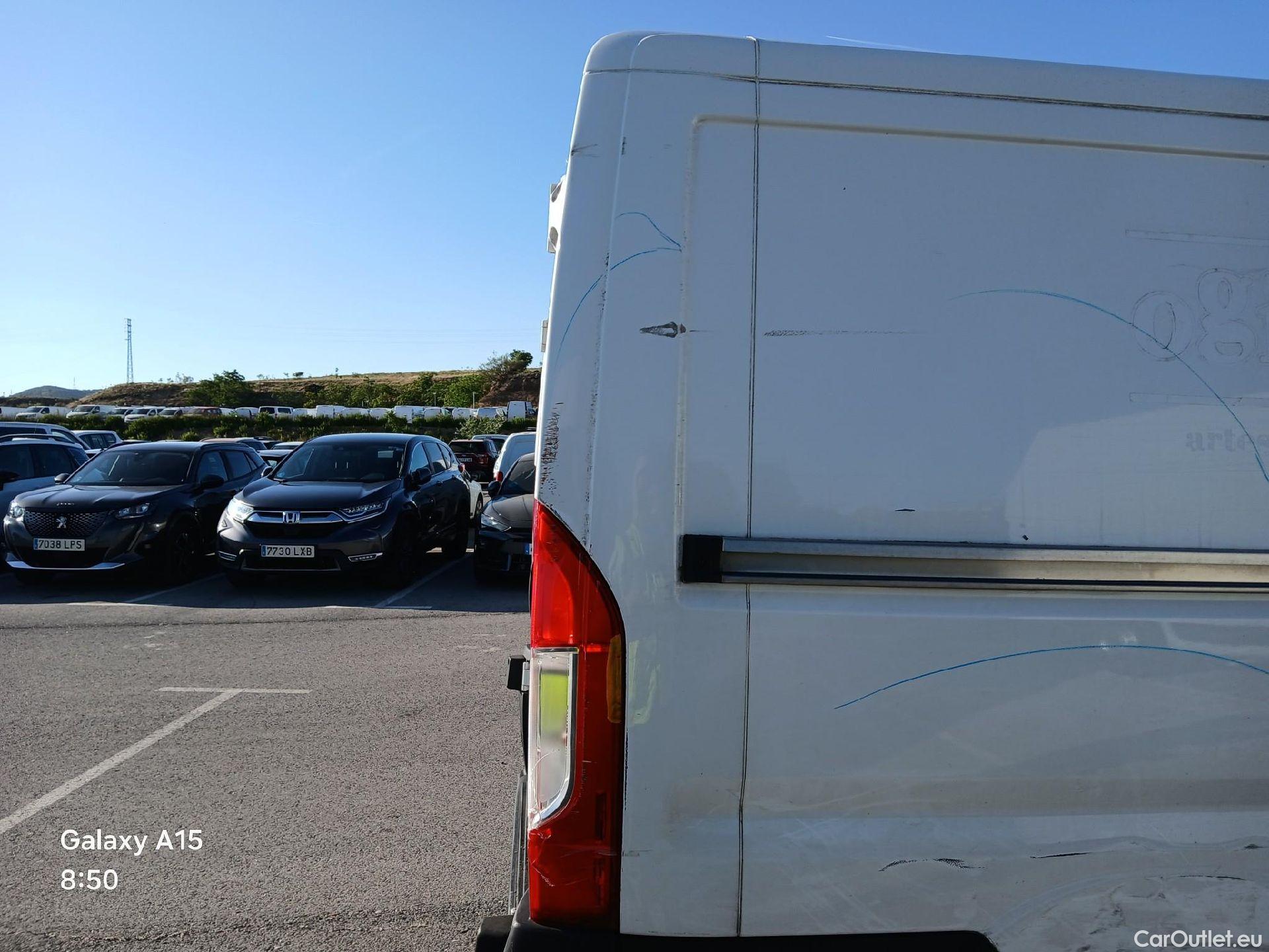  Peugeot  Boxer PEUGEOT  / 2014 / 4P / furgón 330 L1 H1 BHDI 88kW (120CV) S&S 6 Vel. M #68