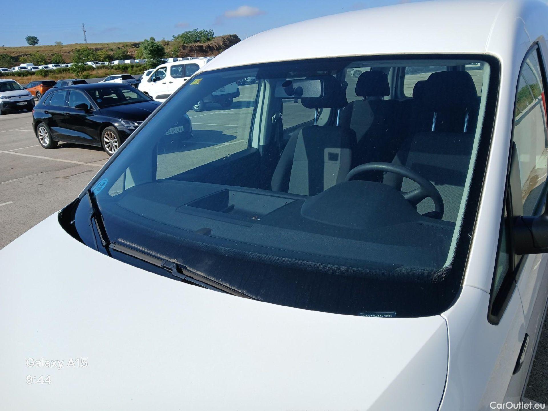  Volkswagen  Caddy VOLKSWAGEN  / 2015 / 4P / combi Profesional Kombi 2.0 TDI 55kW BMT #10