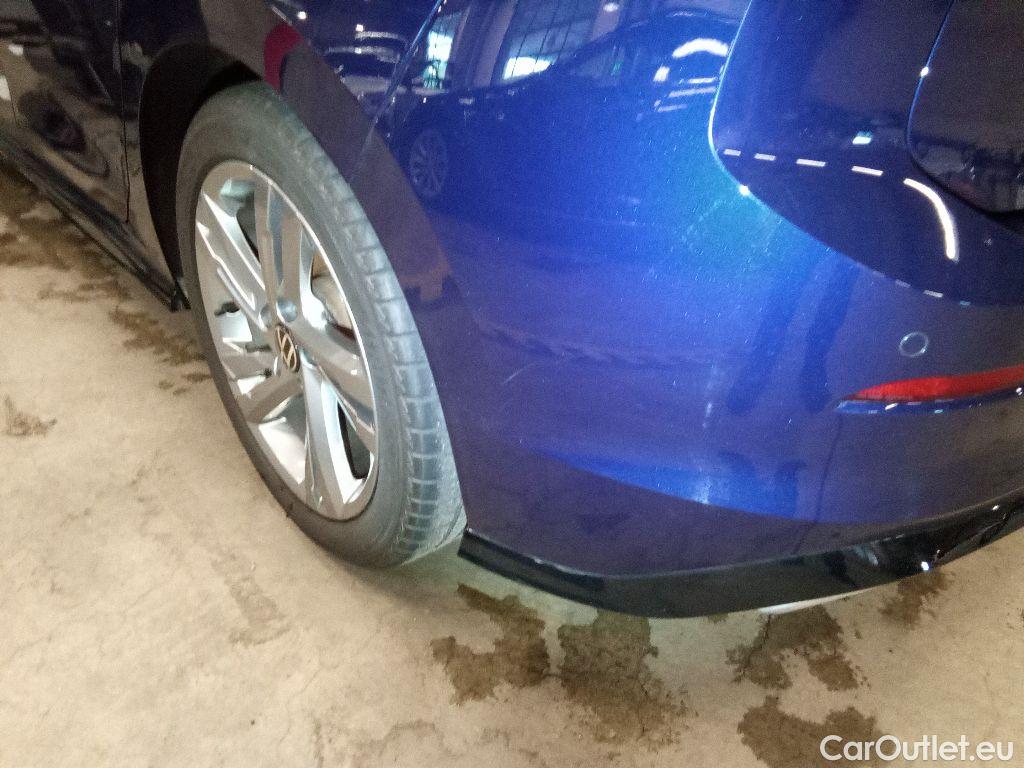  Volkswagen  Golf  eTSI 110 R-Line FE Aut #7