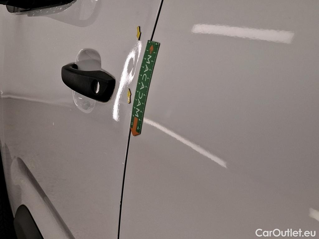  Opel  Combo OPEL  / 2018 / 4P / Fourgonnette 1.5 diese 100ch L2H1/augme CARGO PACK C #4
