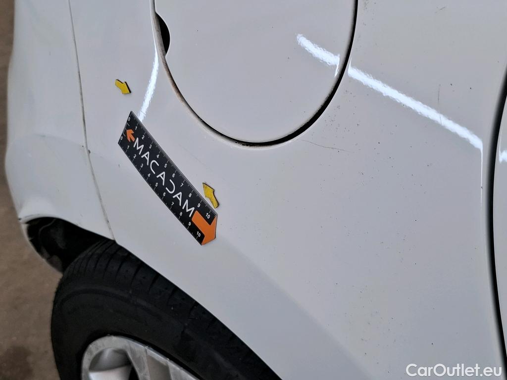  Renault  Clio  IV Business 0.9 TCe 90CV BVM5 E6 #7