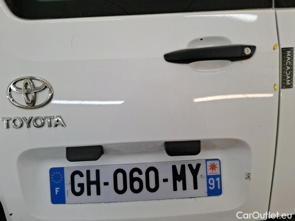  Toyota  Proace TOYOTA  City / 2019 / 5P / Fourgonnette 1.5 LONG 100 D-4D CAB APPROF BUSINESS #28
