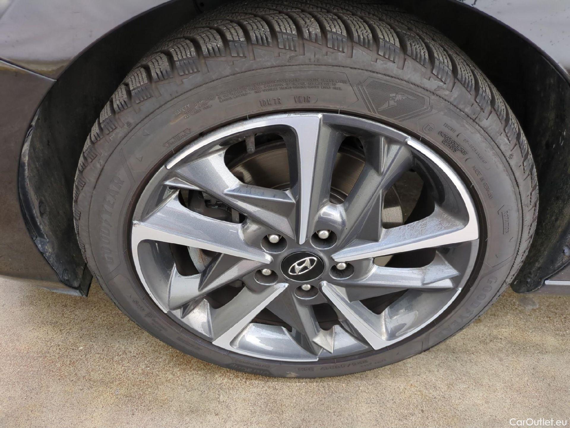  Hyundai  i30 HYUNDAI  / 2020 / 5P / Berline 1.0 T-GDI 120 MHEV I-MT CREATIVE #10