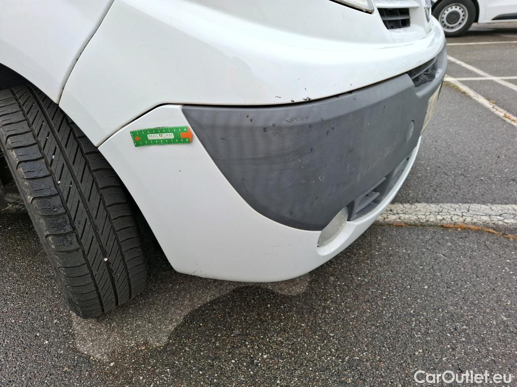  Nissan  Primastar NISSAN  4p Combi L2H1 2900KG 2.0 DCI 115 Acenta #59