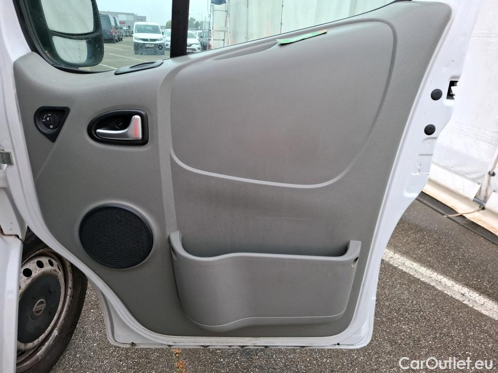  Nissan  Primastar NISSAN  4p Combi L2H1 2900KG 2.0 DCI 115 Acenta #89
