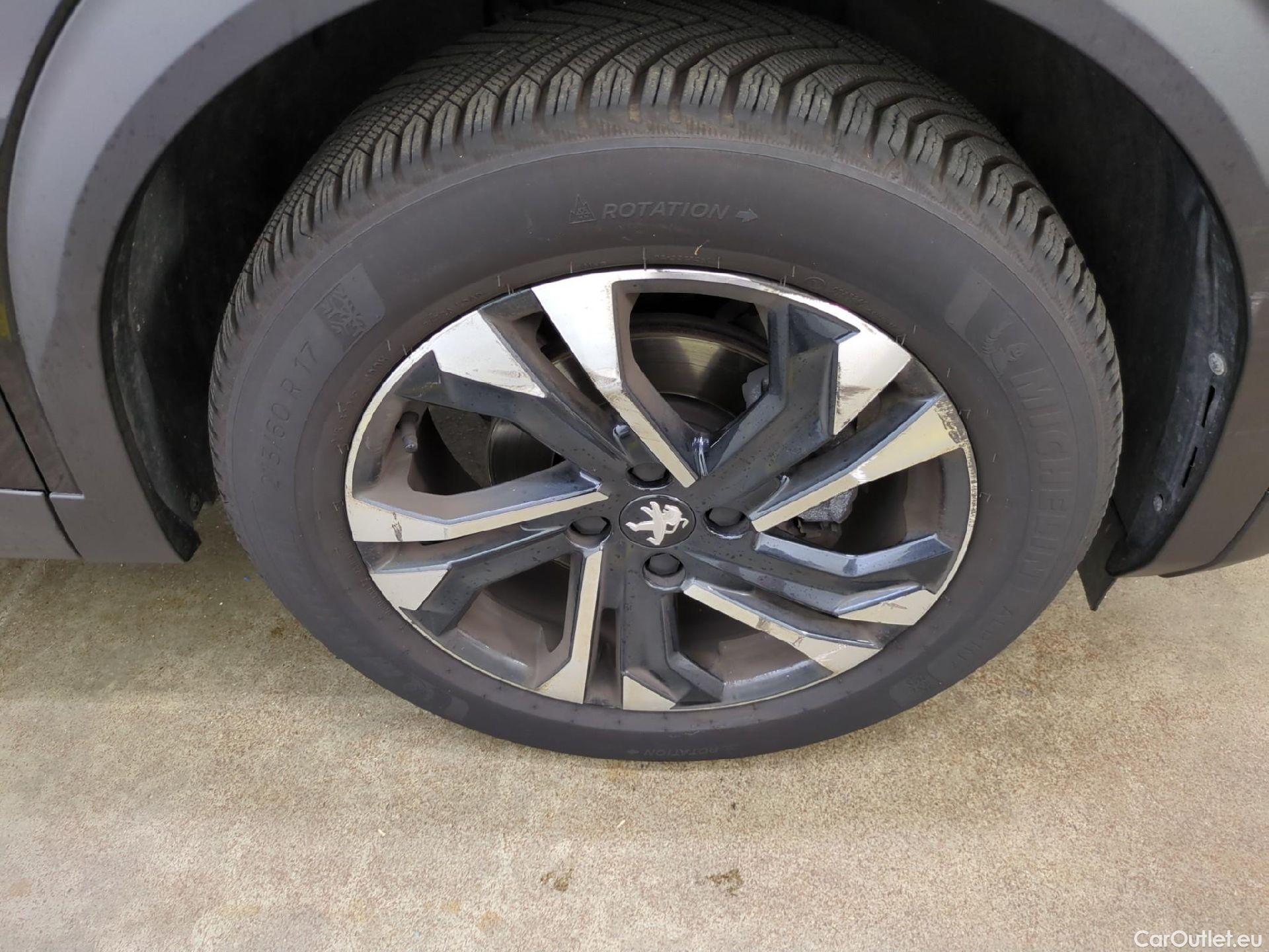  Peugeot  2008  Allure Business 1.2 PureTech 130CV BVA8 E6d #37