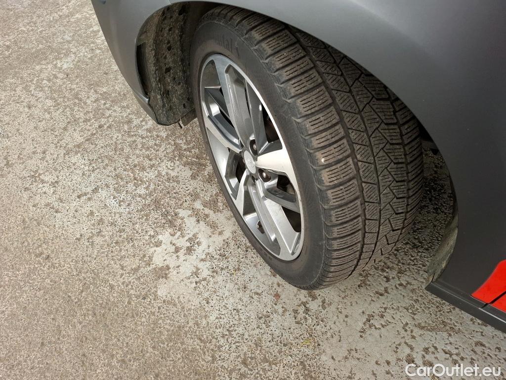  Hyundai  Konna Kona Executive 2WD 1.6 CRDi 135CV BVA7 E6dT #125