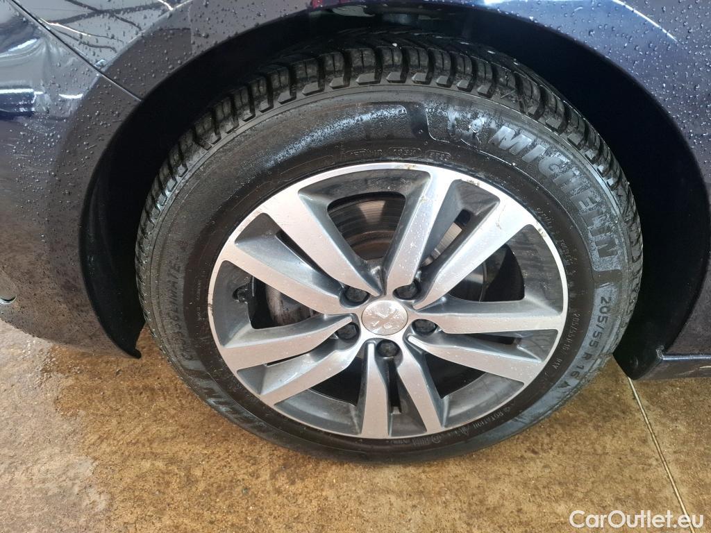  Peugeot  308  Allure Business 1.2 PureTech 130CV BVA8 E6d #35