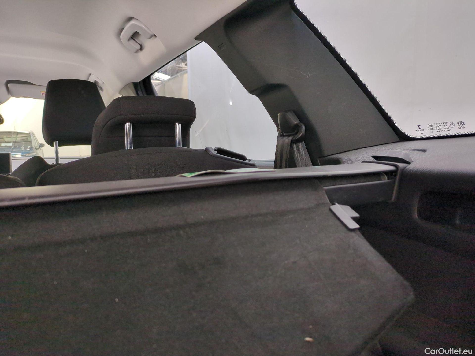  Peugeot  5008  Active Pack 1.5 HDi 130CV BVA8 7 Sieges E6d #6
