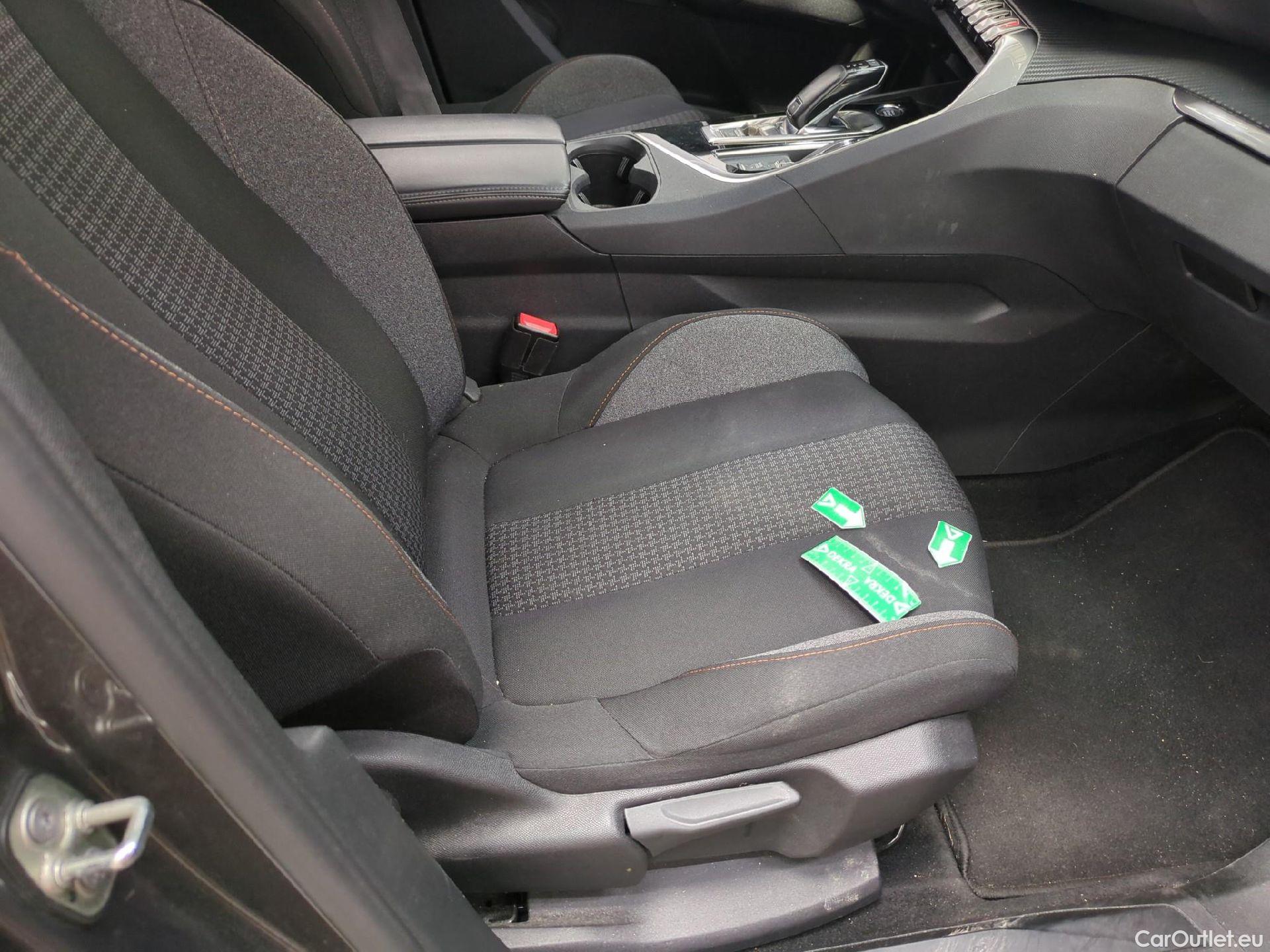  Peugeot  5008  Active Pack 1.5 HDi 130CV BVA8 7 Sieges E6d #37