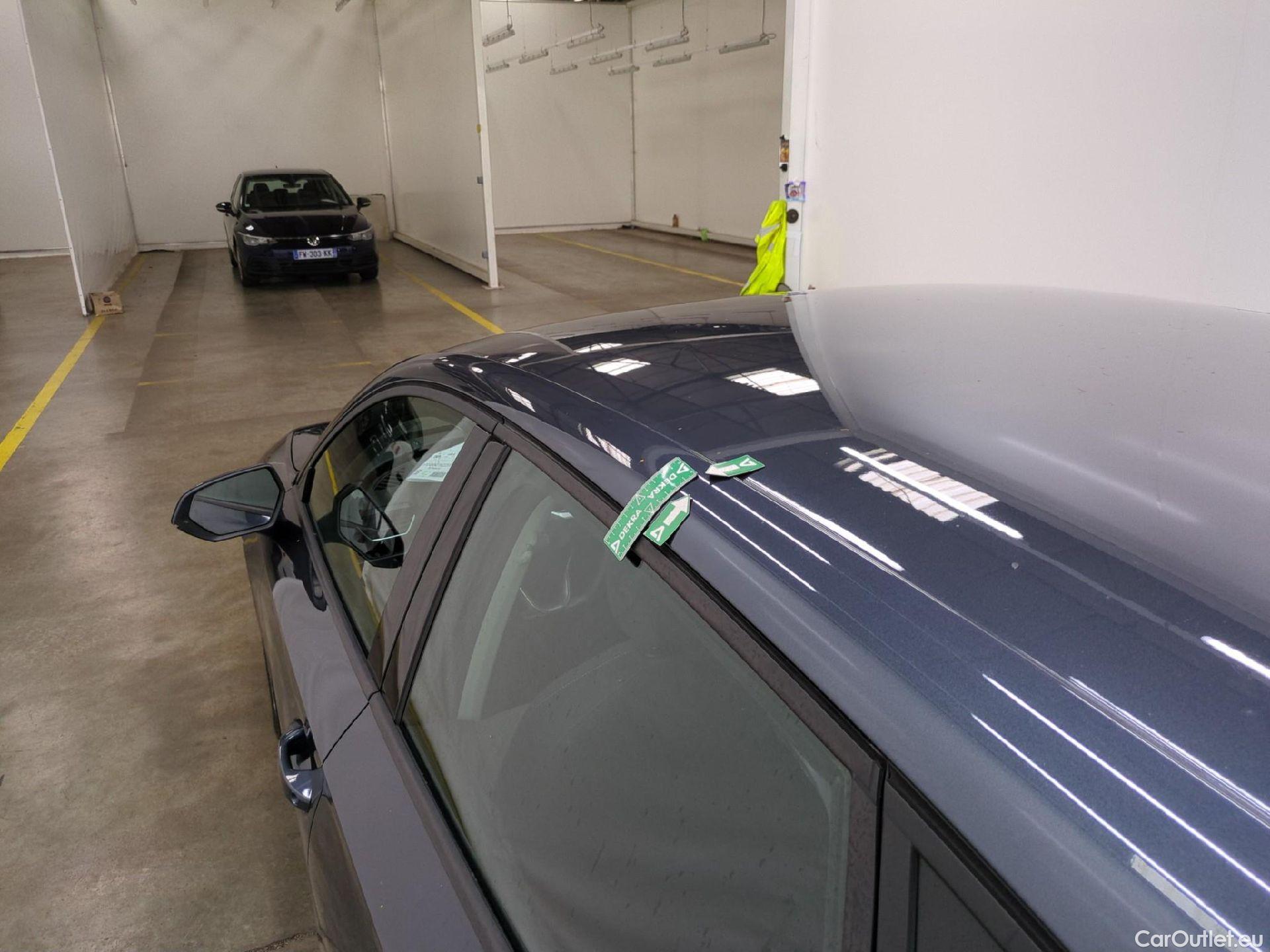  Seat  Leon SEAT  / 2020 / 5P / Berline 1.0 eTSI 110 DSG S&S Style Business #41