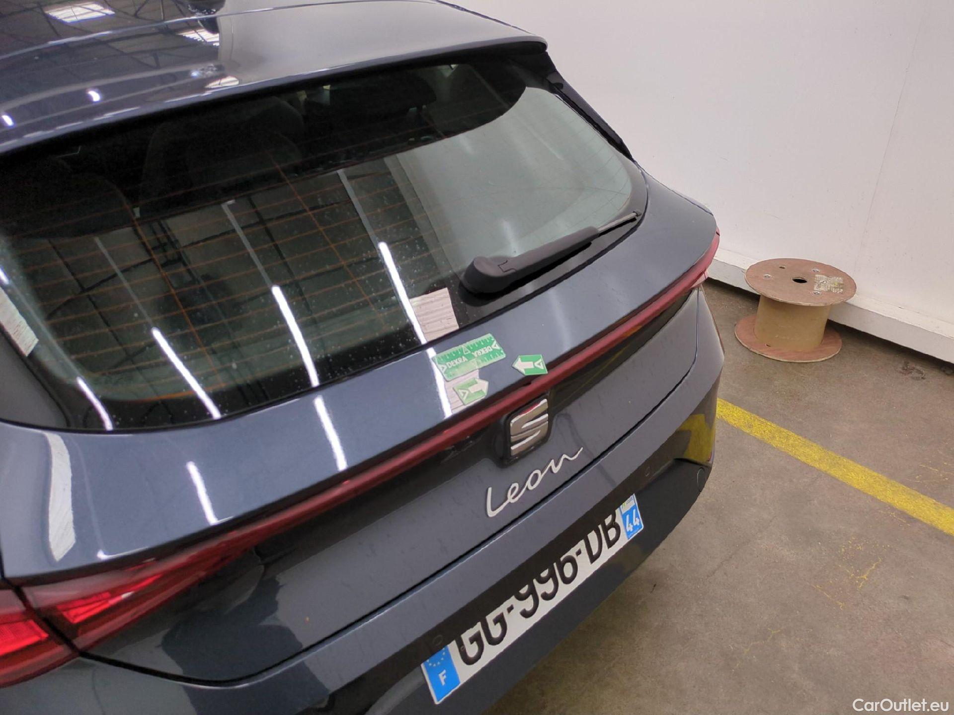  Seat  Leon SEAT  / 2020 / 5P / Berline 1.0 eTSI 110 DSG S&S Style Business #31