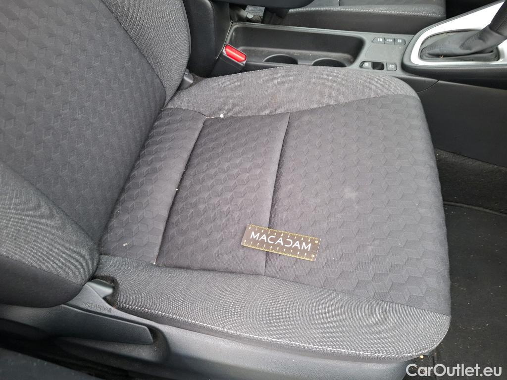  Toyota  Yaris TOYOTA  Hybride / 2019 / 5P / Berline Hybride 116h France Business Stage Acad #58