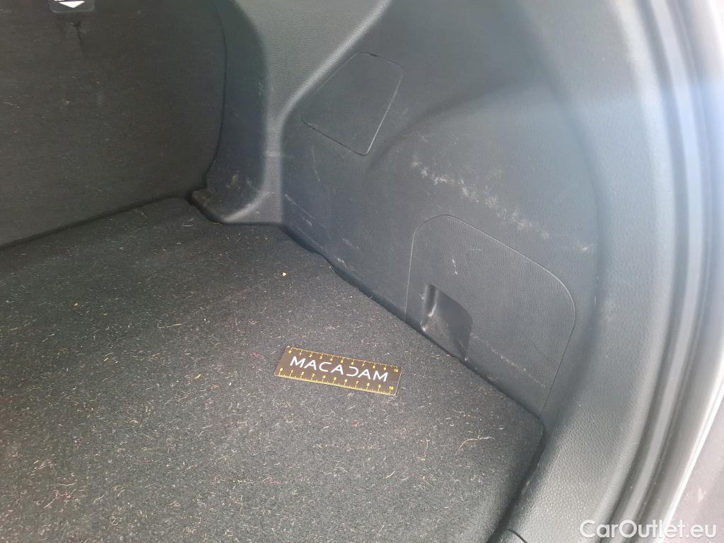  Toyota  Yaris TOYOTA  Hybride / 2019 / 5P / Berline Hybride 116h France Business Stage Acad #46