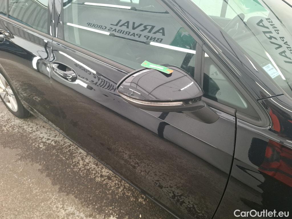  Volkswagen  Golf  VOLKSWAGEN / 2020 / 5P / Berline 1.0 eTSI OPF 110 DSG7 Life Business #42