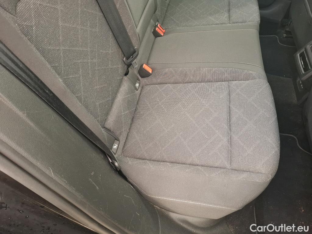  Volkswagen  Golf  VOLKSWAGEN / 2020 / 5P / Berline 1.0 eTSI OPF 110 DSG7 Life Business #36