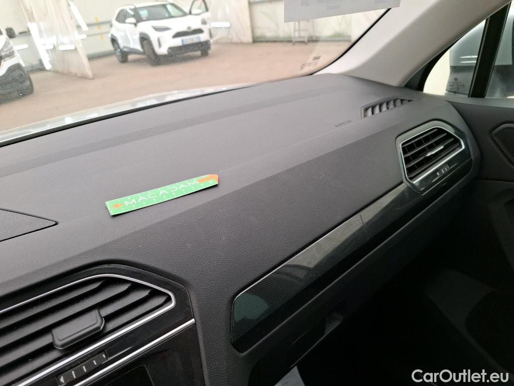  Volkswagen  Tiguan VOLKSWAGEN  / 2020 / 5P / SUV 2.0 TDI 150 DSG7 LIFE PLUS #41