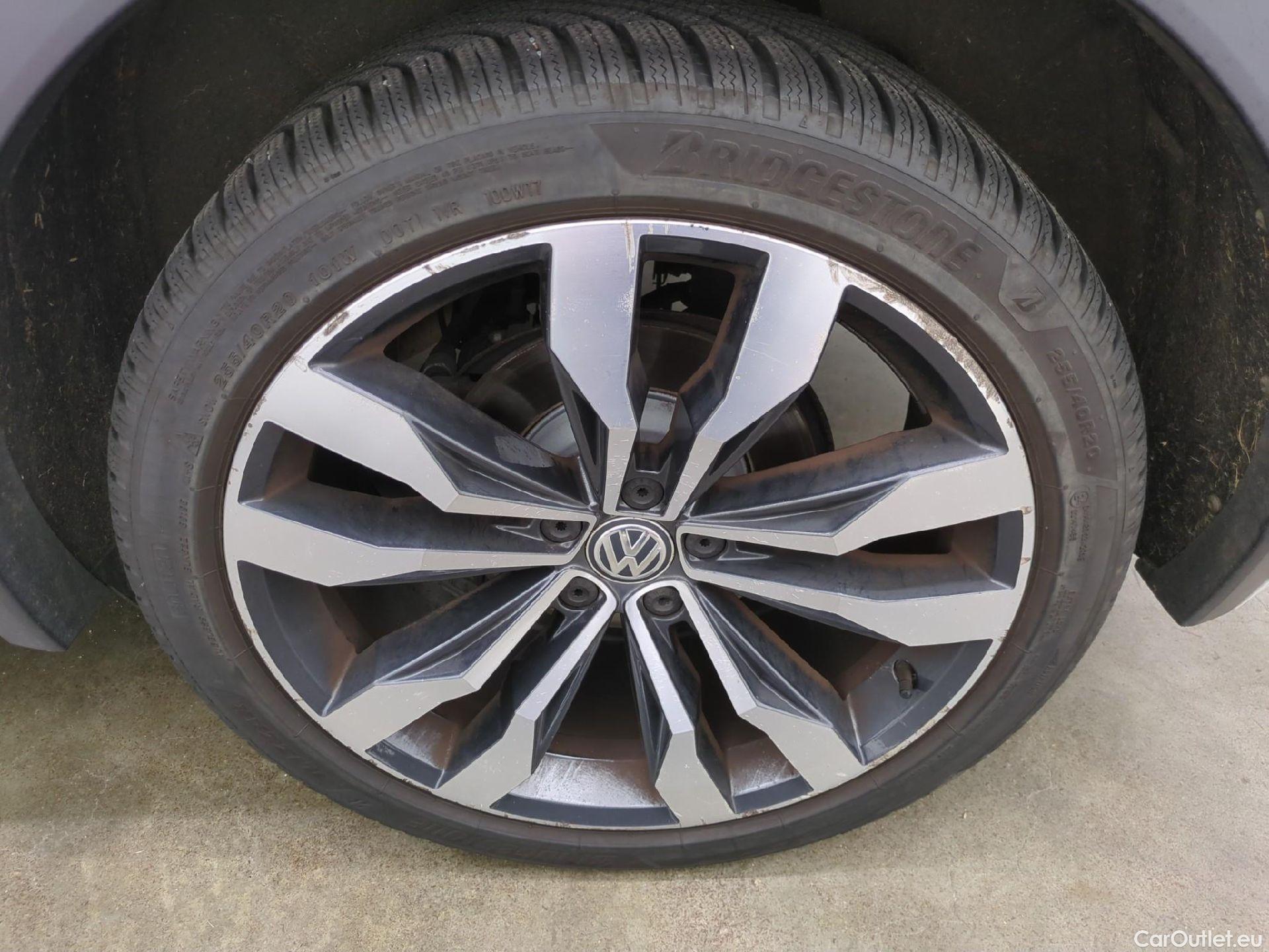  Volkswagen  Tiguan VOLKSWAGEN  5p SUV 2.0 TDI 150 DSG7 Carat Exclusive #26