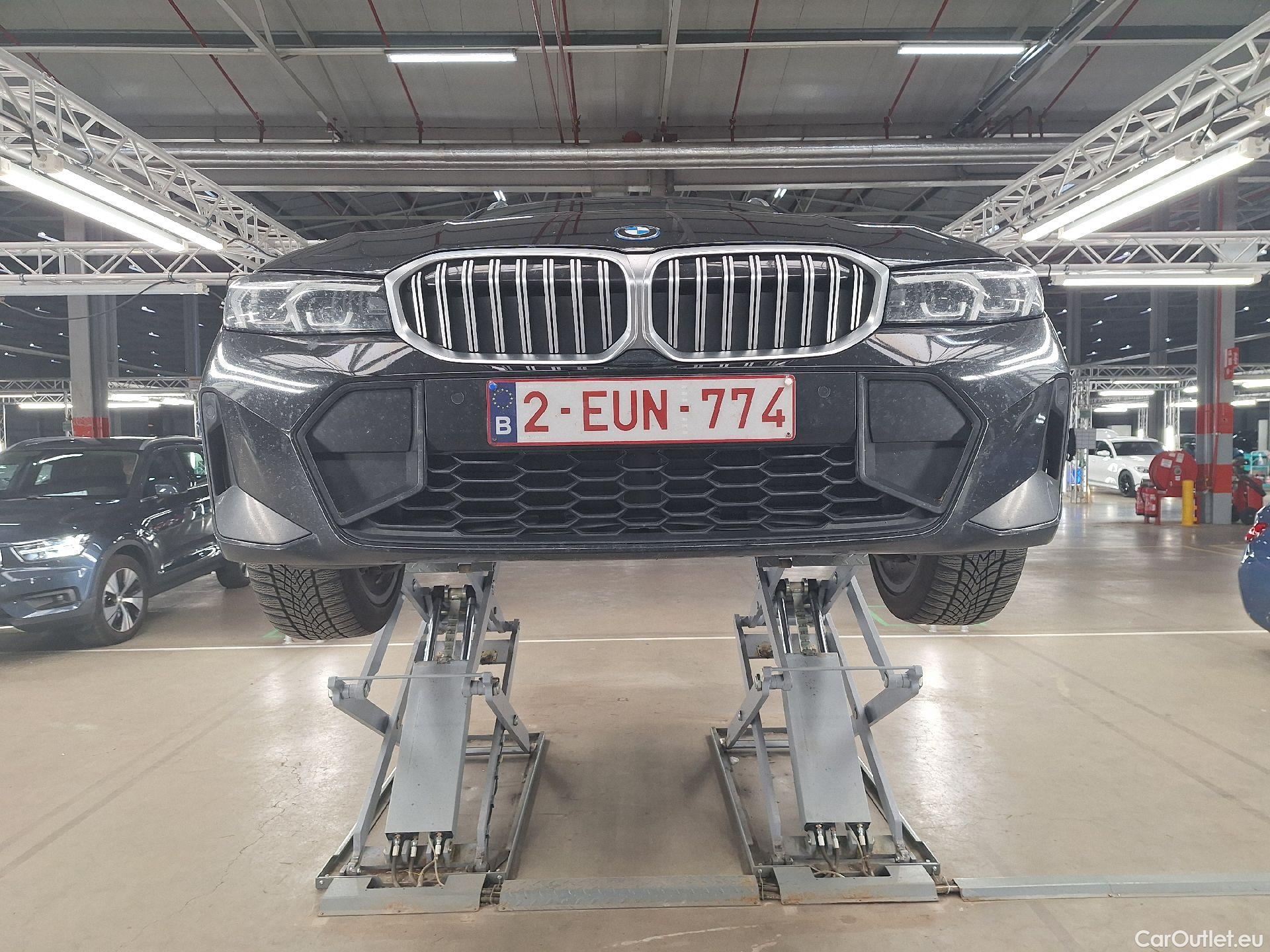  Bmw  Serie 3 BMW, 3-serie T FL'22 PHEV, BMW 3 Reeks Touring 330e (215 kW) 5d #29